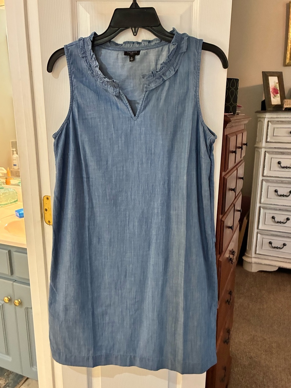 Talbots Soft Denim Chambray Ruffle V-Neck Sleeveless Shift Dress SZ MP
